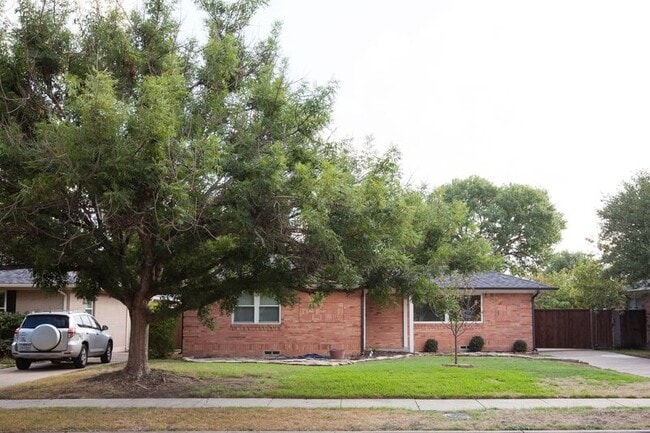 10140 Shadyview Dr