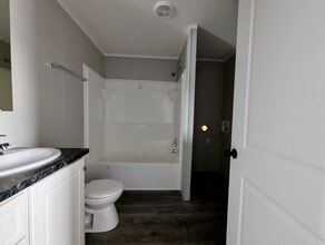 3170 Orchard Lake Rd in Keego Harbor, MI - Building Photo - Building Photo