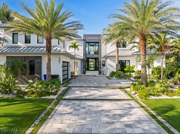 property at 2201 Shad Ct