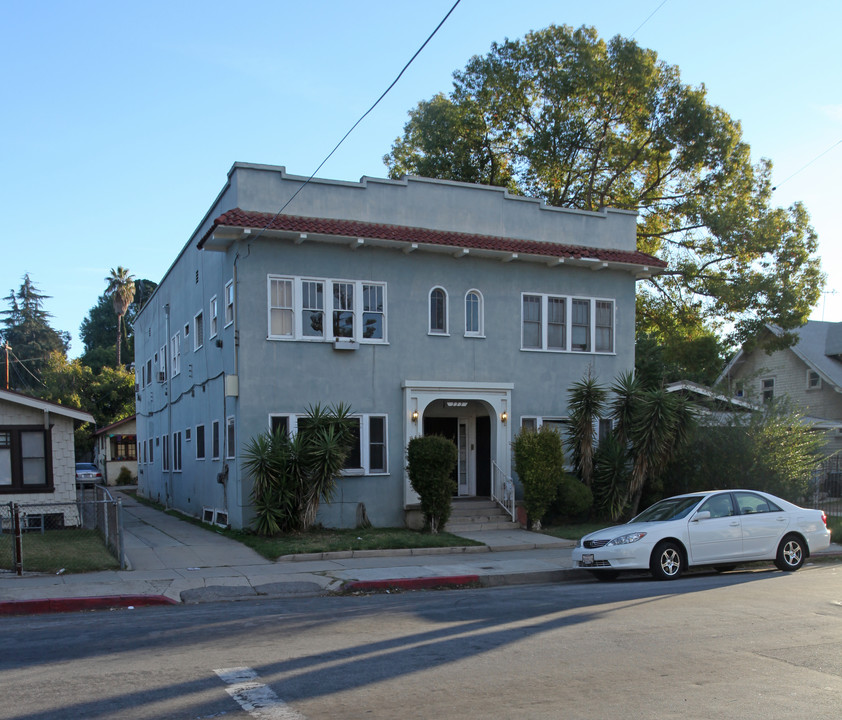 333 Avenue 61 in Los Angeles, CA - Building Photo