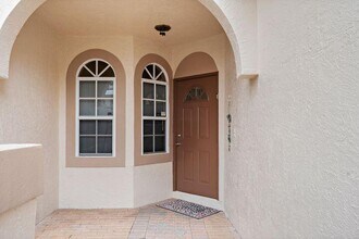 9449 Boca River Cir in Boca Raton, FL - Foto de edificio - Building Photo
