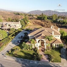 22110 Rolling Ridge Dr in Santa Clarita, CA - Building Photo - Building Photo