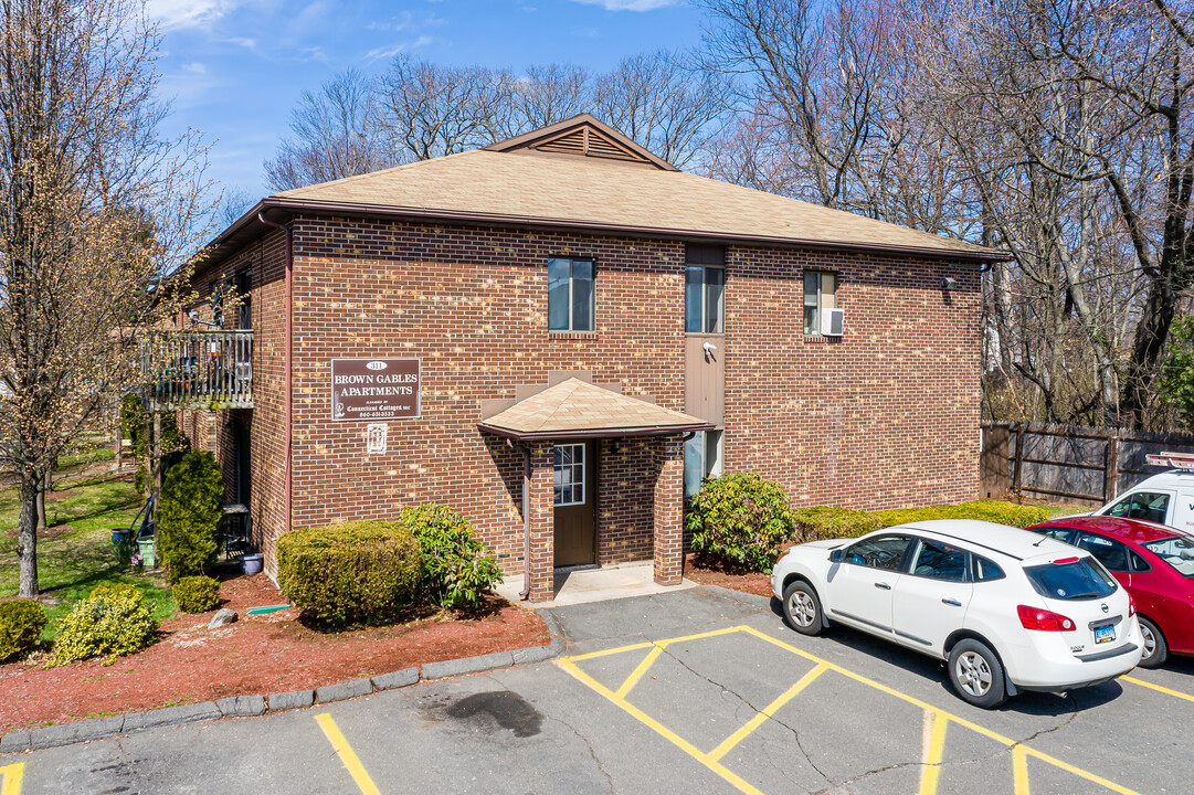 Brown Gables in Plainville, CT - Foto de edificio