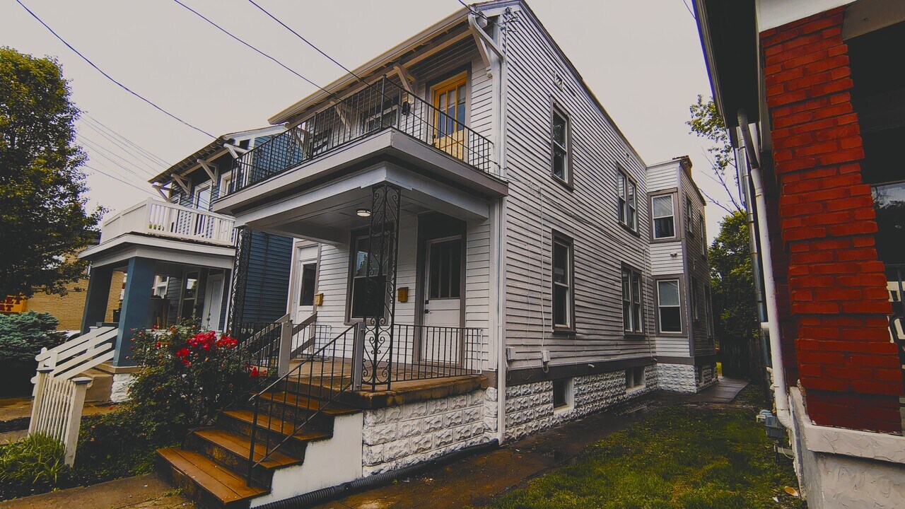 2110 Howell St, Unit 1 in Covington, KY - Foto de edificio