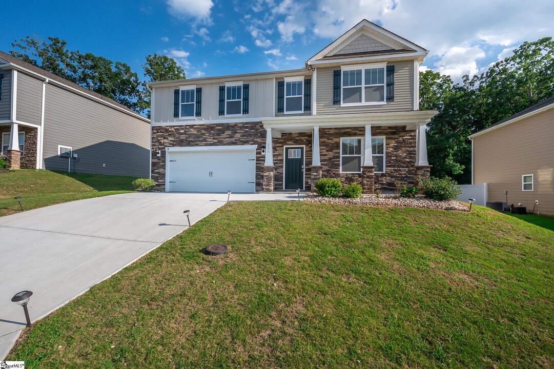 706 Liberty Walk Ln in Simpsonville, SC - Building Photo