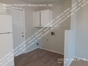 2401 W 19th, Unit B in Plainview, TX - Foto de edificio - Building Photo