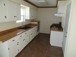 2912 25th St N in Texas City, TX - Building Photo - Building Photo