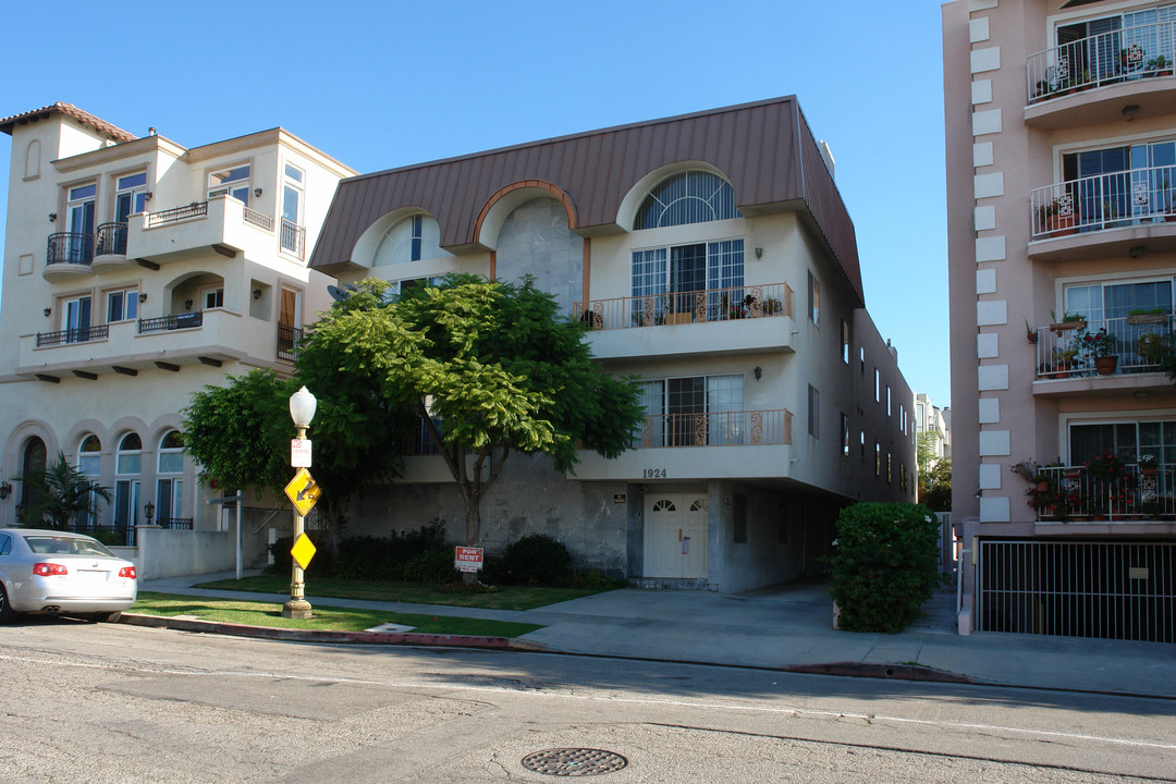 1924 Pelham Ave in Los Angeles, CA - Foto de edificio