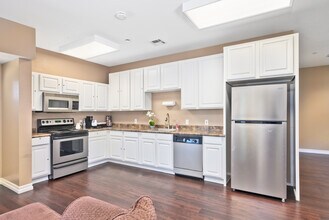 The Colony in Redlands, CA - Building Photo - Building Photo