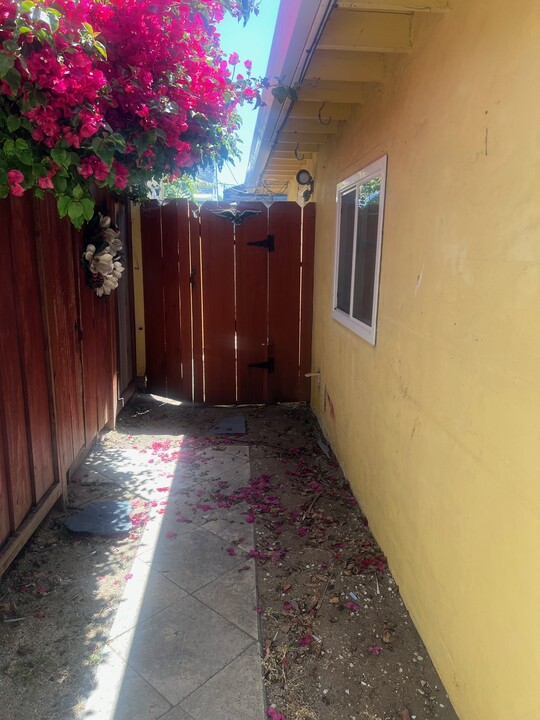 1191 Birch Ave, Unit 3 in Seaside, CA - Foto de edificio