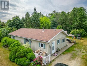 209548 ON-26 in Blue Mountains, ON - Building Photo - Building Photo