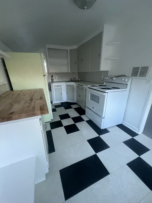 4721 5th Ave NE, Unit 1 in Seattle, WA - Building Photo - Building Photo
