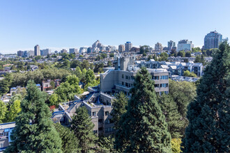 The Wellington Tower & Townhomes in Vancouver, BC - Building Photo - Building Photo