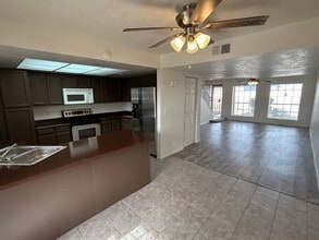 5827 N 59th Dr in Glendale, AZ - Building Photo - Building Photo