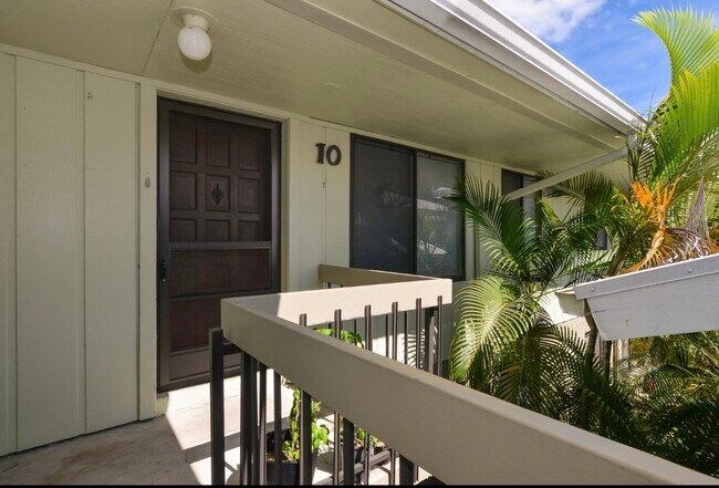 800 NW Fork Rd, Unit 7-10 in Stuart, FL - Building Photo - Building Photo