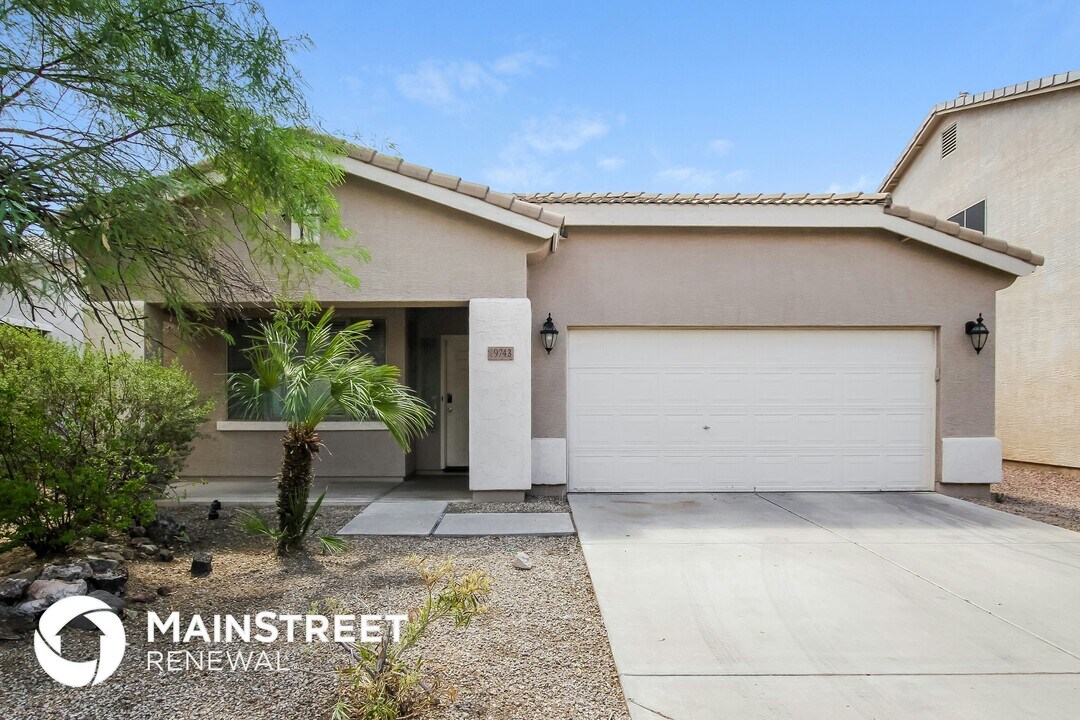 9743 W Horse Thief Pass in Tolleson, AZ - Foto de edificio