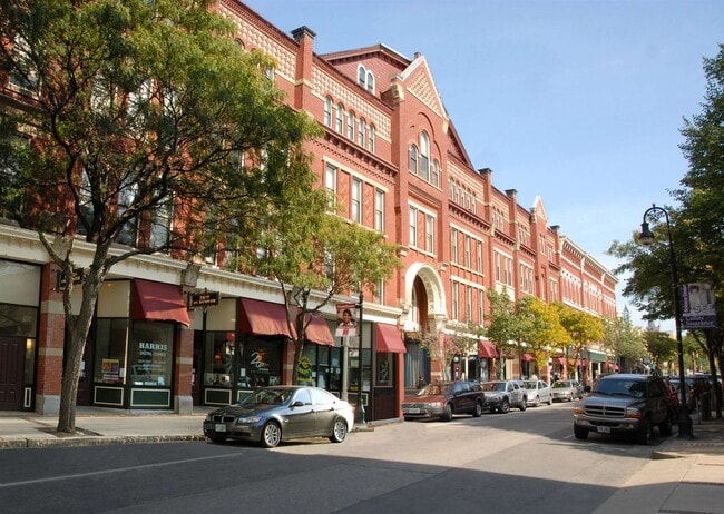 40 Hanover St in Manchester, NH - Foto de edificio - Building Photo