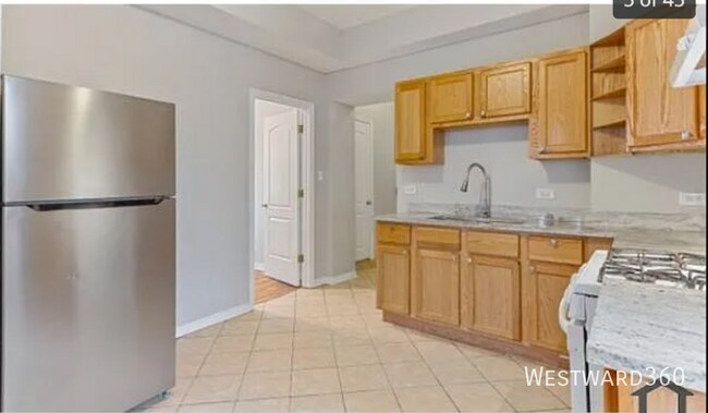 2243 S Sawyer Ave in Chicago, IL - Building Photo - Building Photo