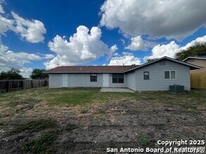 7102 Glen Point Dr in San Antonio, TX - Building Photo - Building Photo