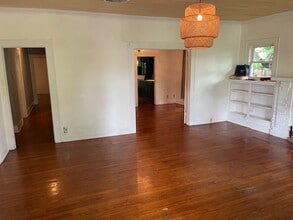 1409 N Austin St in Denton, TX - Foto de edificio - Building Photo