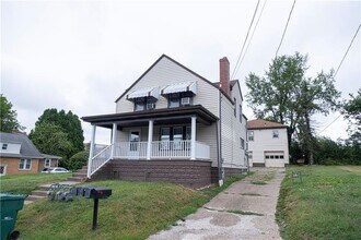 31 Cedar Ave in Aliquippa, PA - Building Photo - Building Photo