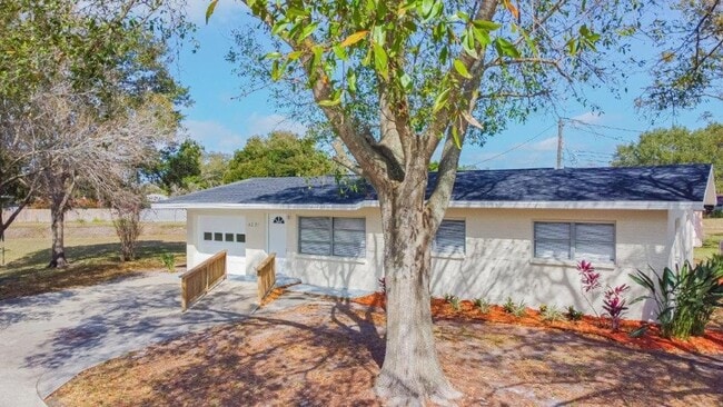 4201 63rd St N in Kenneth City, FL - Building Photo - Building Photo