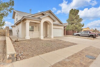 3417 Tierra Zafiro Dr in El Paso, TX - Building Photo - Building Photo