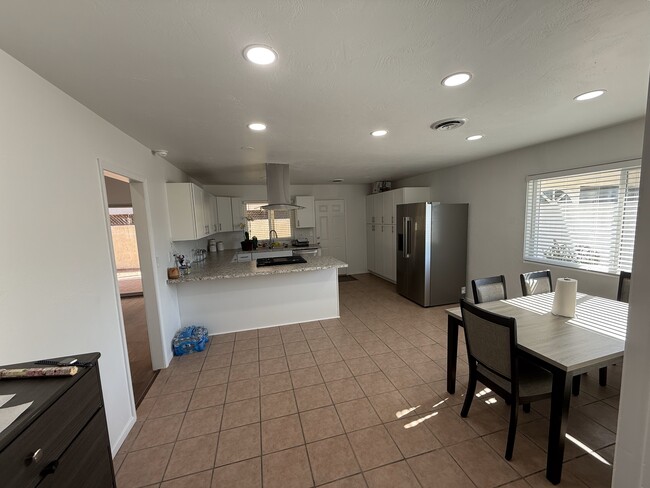 640 Vista Del Monte in Hemet, CA - Building Photo - Building Photo