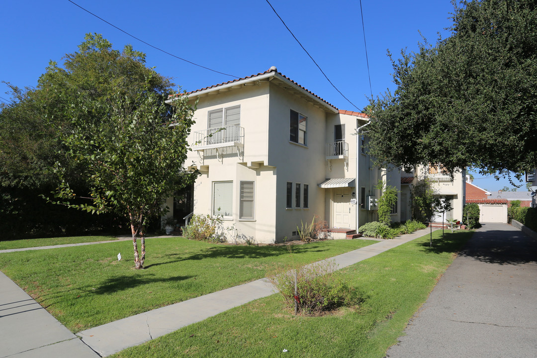 601 N Adams St in Glendale, CA - Building Photo