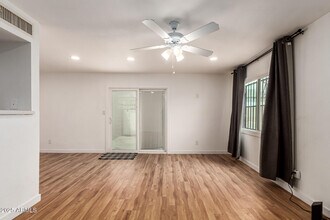 4001 S 45th St in Phoenix, AZ - Building Photo - Building Photo