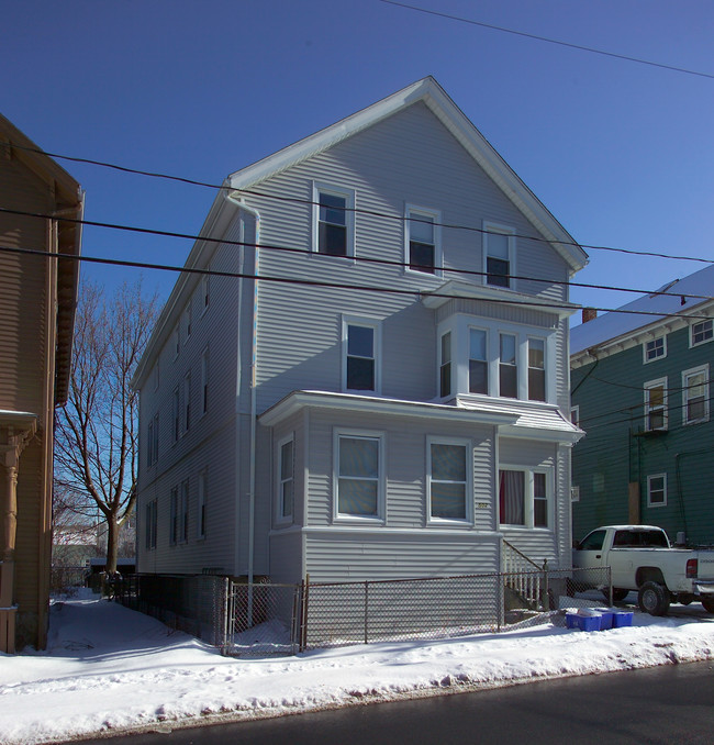 502-504 4th St in Fall River, MA - Building Photo - Building Photo