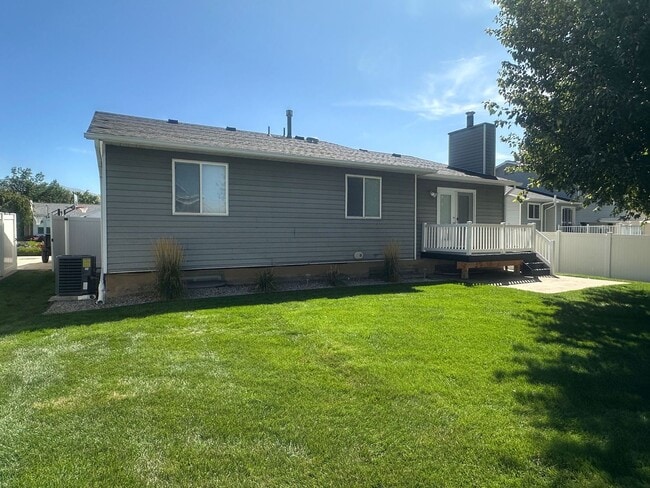 428 Creekside Way in Kaysville, UT - Building Photo - Building Photo