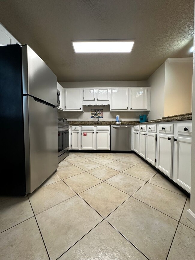 241 Ellis Rd in Miramar Beach, FL - Building Photo - Building Photo