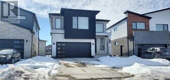 2214 Tokala Trl in London, ON - Building Photo