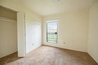 14658 Flair Dr in Houston, TX - Building Photo - Building Photo