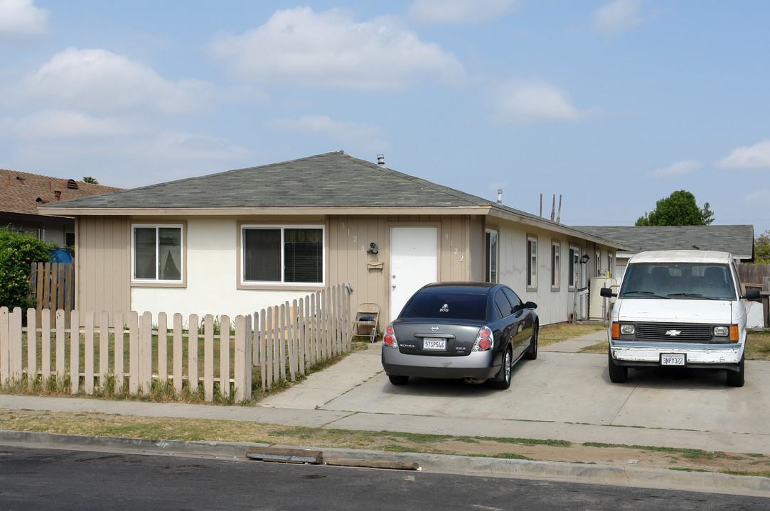 3120-3122 Olds Rd in Oxnard, CA - Building Photo