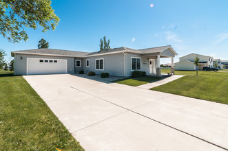 Minot AFB Homes in Minot Air Force Base, ND - Building Photo - Building Photo