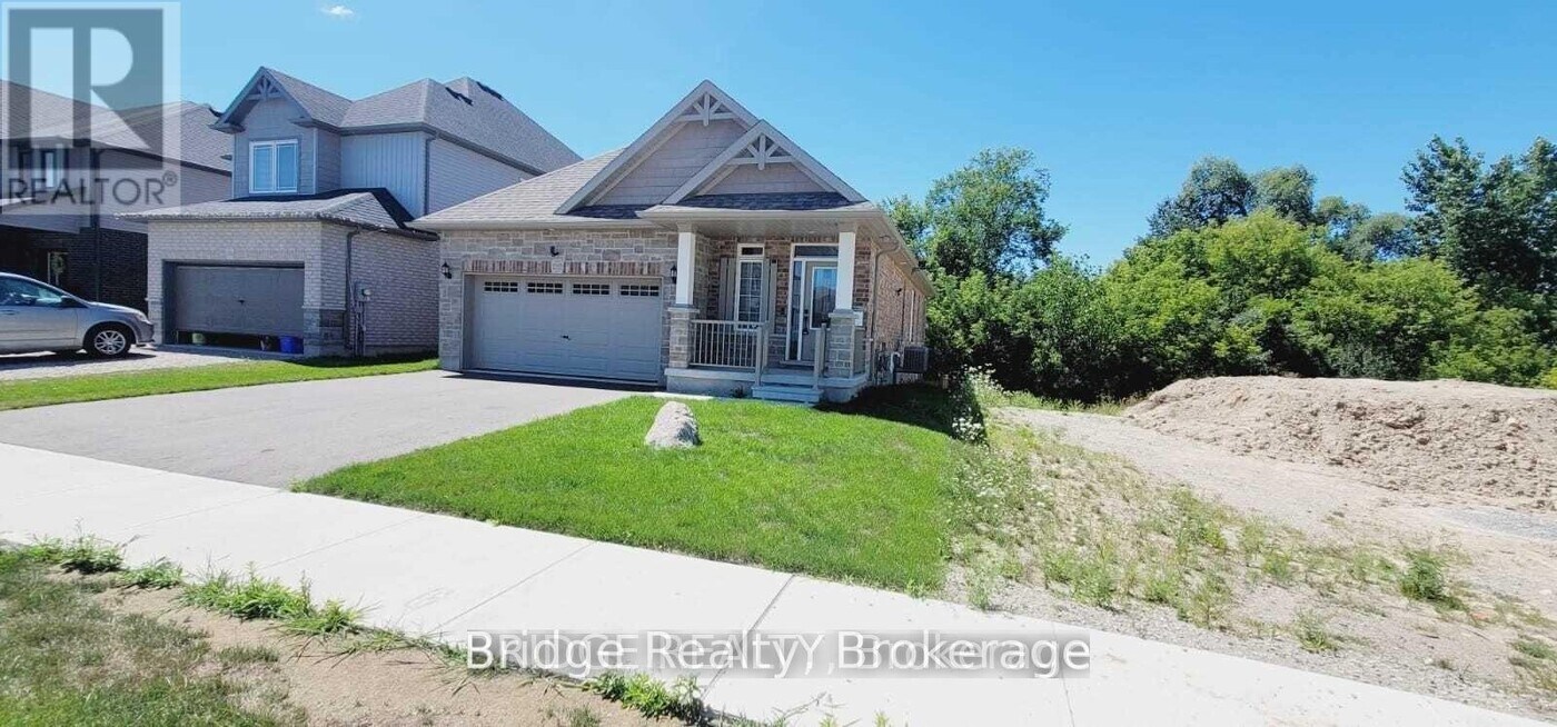 1252 Caen Ave in Woodstock, ON - Building Photo