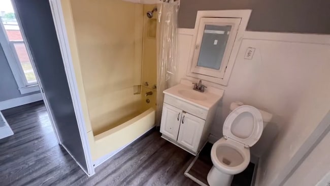 401 W Marion St in Elkhart, IN - Building Photo - Building Photo