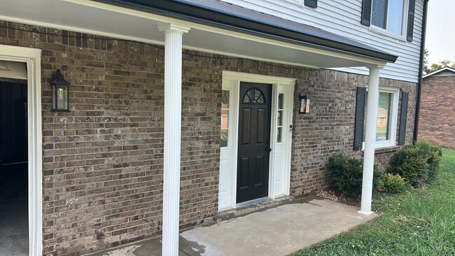 512 Linda Ln in Clarksville, TN - Building Photo - Building Photo