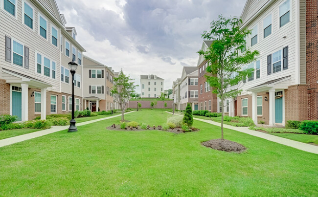 99 Truman Dr in Wood Ridge, NJ - Building Photo - Building Photo