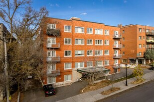 5105 De La Côte-Saint-Luc Ch Apartments