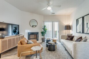 Wray North Dallas in Dallas, TX - Building Photo