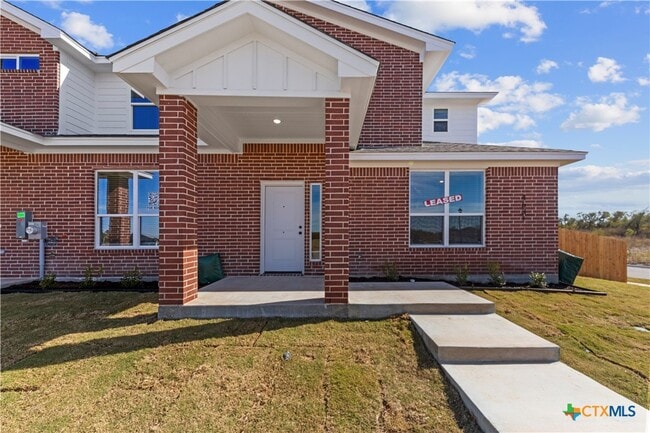 property at 4627 Kings Xing Blvd