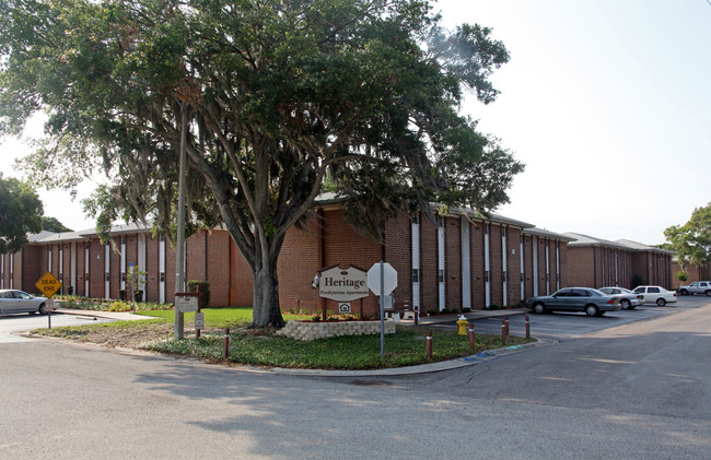 Heritage Apartments in Largo, FL - Foto de edificio - Building Photo