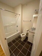 137 Main St, Unit 203 in Newport, VT - Building Photo - Building Photo