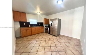 6481 SW 39th Terrace in Miami, FL - Building Photo - Building Photo