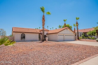 3829 E Ahwatukee Dr in Phoenix, AZ - Building Photo - Building Photo