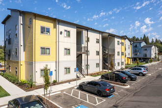 Centennial Park in Arlington, WA - Foto de edificio - Building Photo