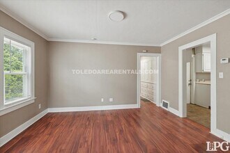 2030 Wyndhurst Rd in Toledo, OH - Building Photo - Building Photo